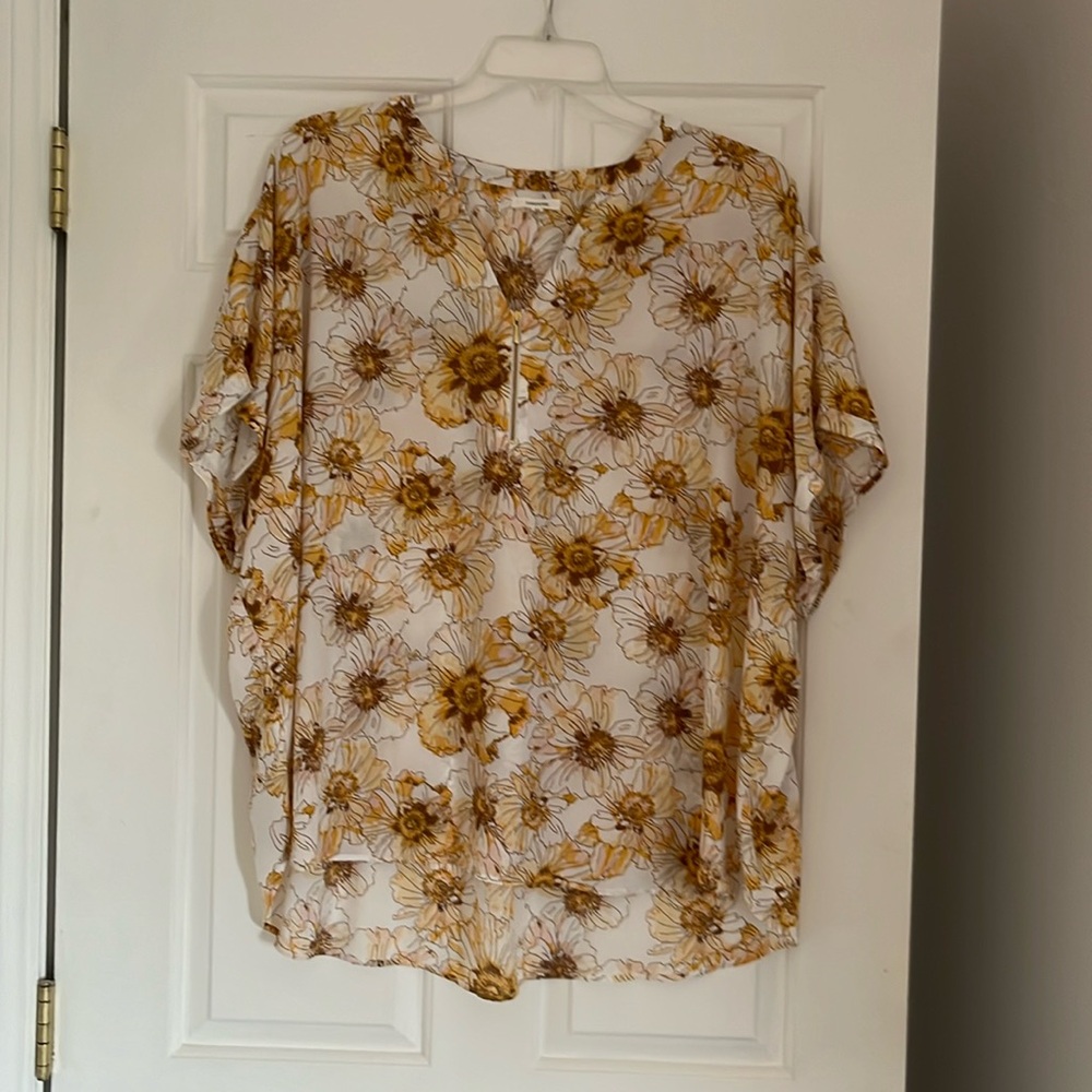 Maurice’s Geneva Zip Blouse Size 4X Yellow and Brown Floral